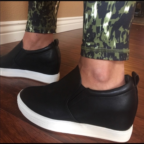 brioches wedge sneaker